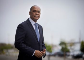 Em Angola, “o combate à corrupção que tanto se divulga, na prática, não se verifica”