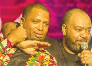 Paulo Flores e Yuri da Cunha na fase final por Luanda