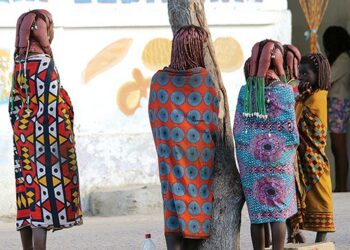 Meninas pedintes forçadas à prostituição no Kilamba