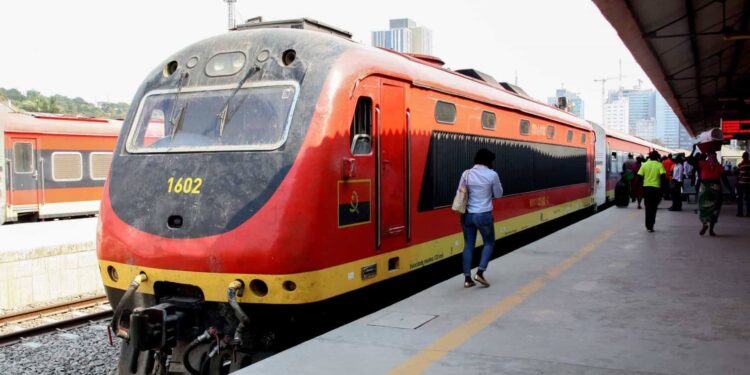 Vandalismo nos caminhos de ferro de Luanda provocou paralisação