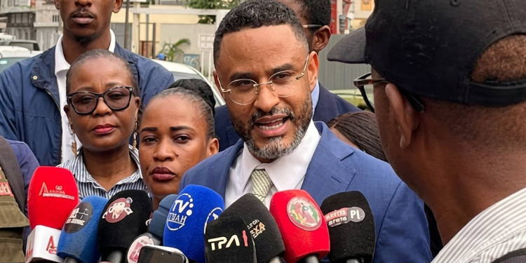 PARTIDO LIBERAL DENUNCIA ABANDONO DA ESCOLA ANA NGOLA E QUESTIONA APLICAÇÃO DE VERBAS