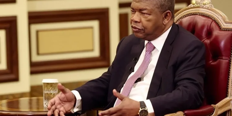 PRESIDENTE DA REPÚBLICA RECEBEU EM AUDIÊNCIA VÁRIAS INDIVIDUALIDADES DA UNIÃO AFRICANA