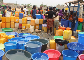 POPULAÇÃO ESPERA QUE QUILONGA GRANDE PONHA FIM ÀS DIFICULDADES DE ACESSO À ÁGUA POTÁVEL EM LUANDA